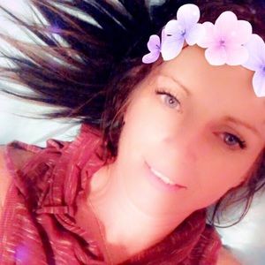 Meet your Posher, Angie